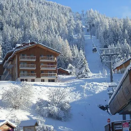 2 Pieces, 4 Pers, Proche Telecabine Et Commerces, Balcon Au Sud, Casier A Skis - Fr-1-265-206 *